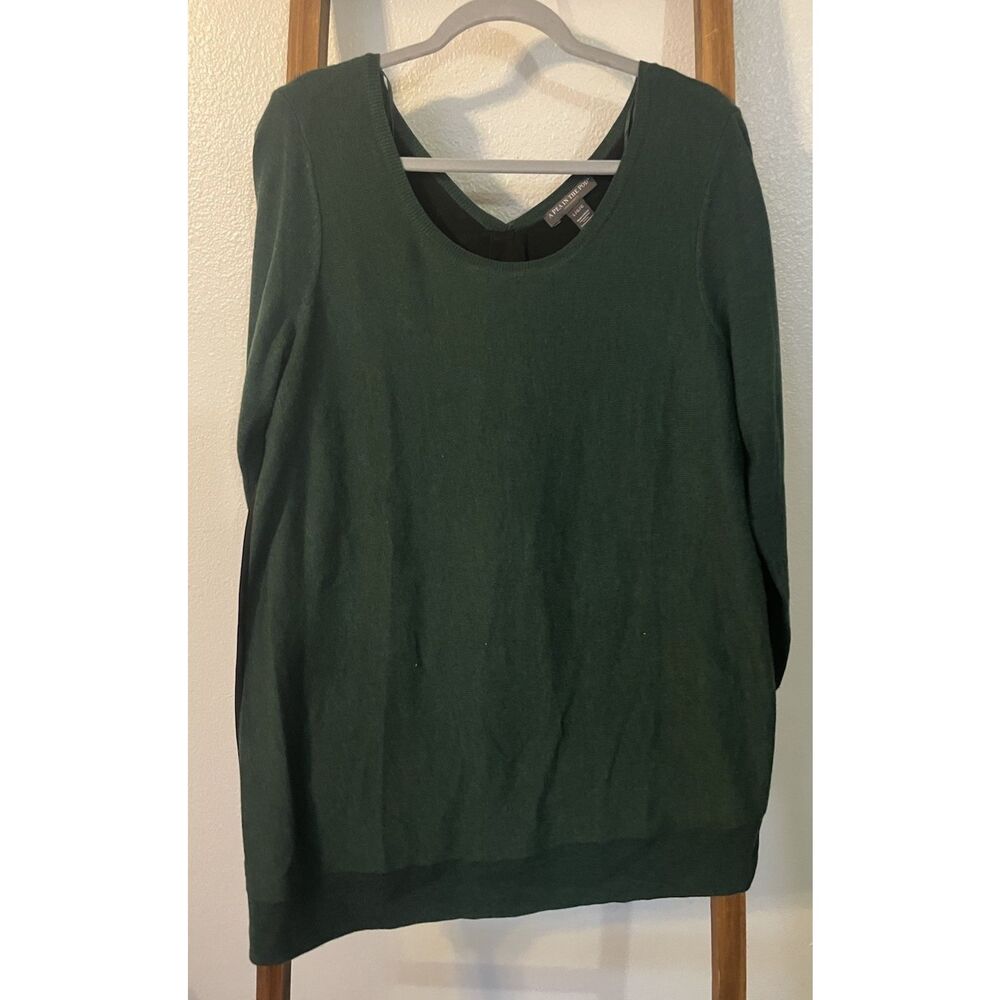 A Pea in the Pod Asymmetrical Colorblock Green Black Maternity Pullover Sweater